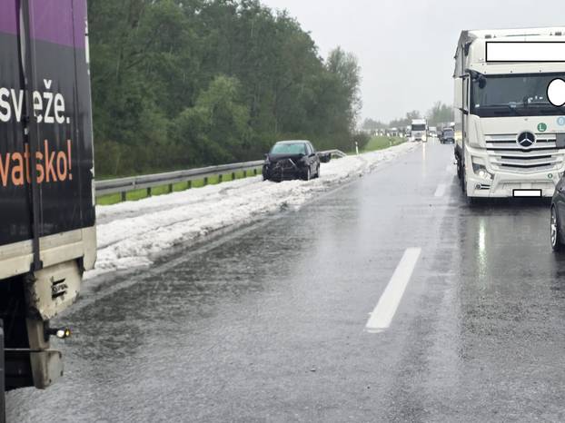 Pogledajte kaos na A3 zbog prevrnutog kamiona: Čekamo satima. Možda dočekamo jutro