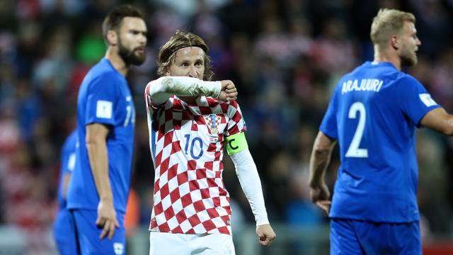 Modrić: Jesmo li uz izbornika Čačića? A što da sada radimo?