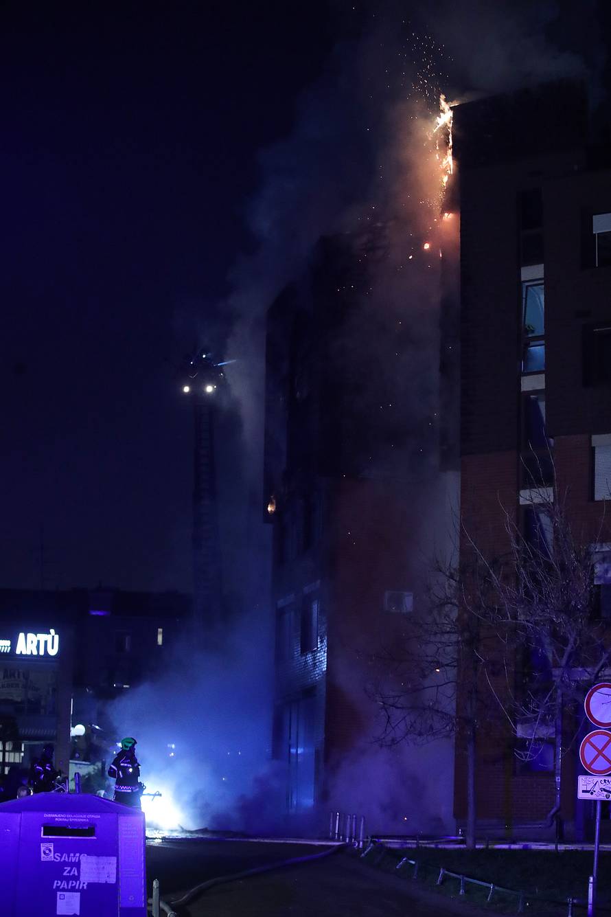 Vatrogasci i dalje na požarištu: 'Susjeda je vrištala, u šoku je'