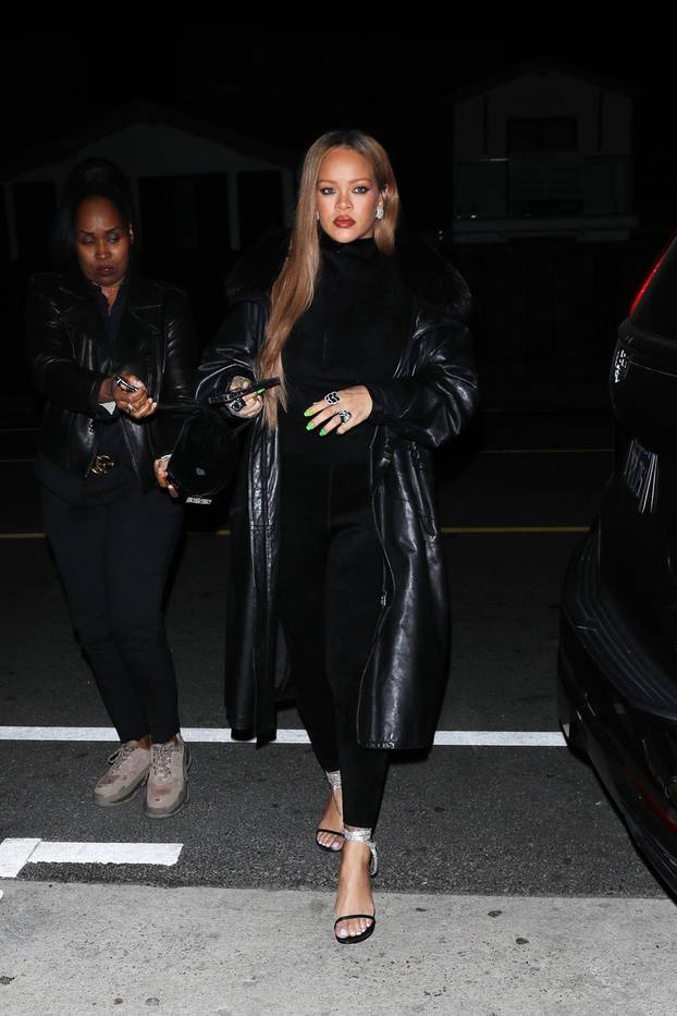 *EXCLUSIVE* Rihanna dons all black as she steps out for dinner in Santa Monica!*** Web must call for pricing***