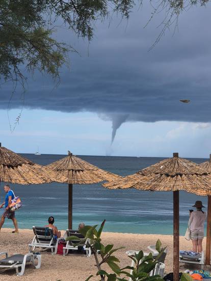 FOTO Kad Boris ugasi svjetlo:  Ovo je Zadar u podne. Čini se kao da je večer. Turisti u šoku