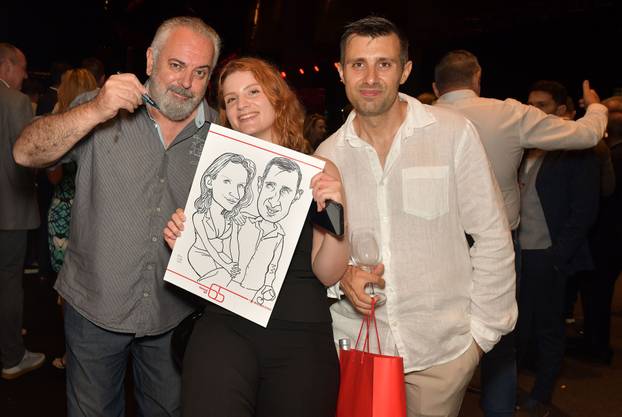 Zagreb: Umjetnik Stiv Cinik radi karikature na proslavi 65. godišnjice Večernjeg lista