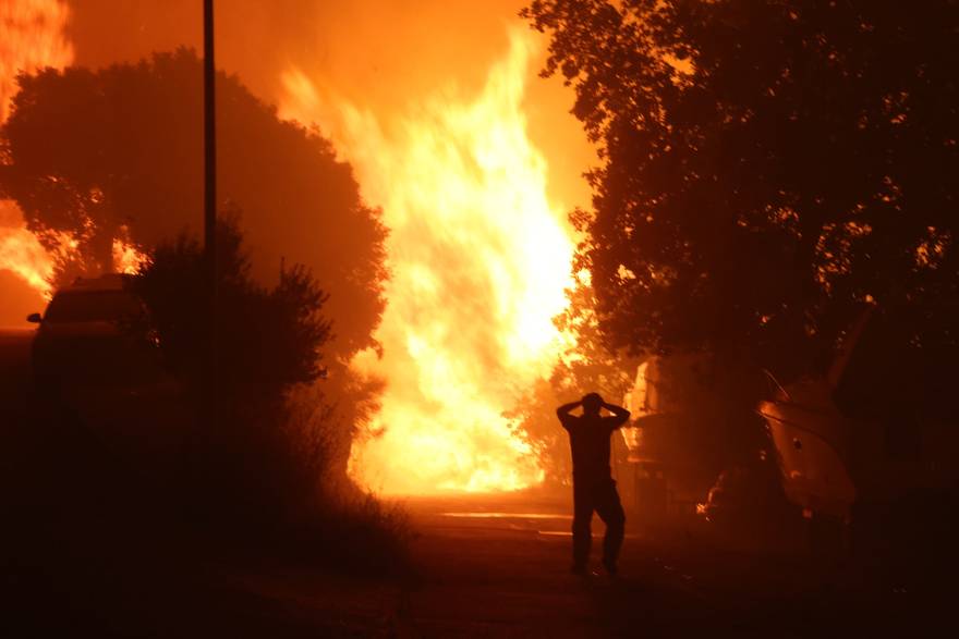 Pozivi hitnim slu&zcaron;bama za vrijeme po&zcaron;ara u Omi&scaron;u
