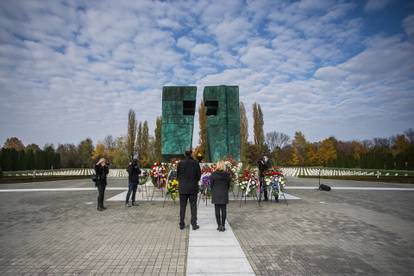 Vukovar: Predstavnici liječničke komore odali počast žrtvama