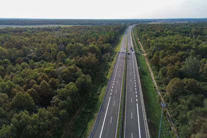 Nakon 18 godina čekanja, danas se otvara autocesta do Siska. Pogledajte fotografije iz zraka