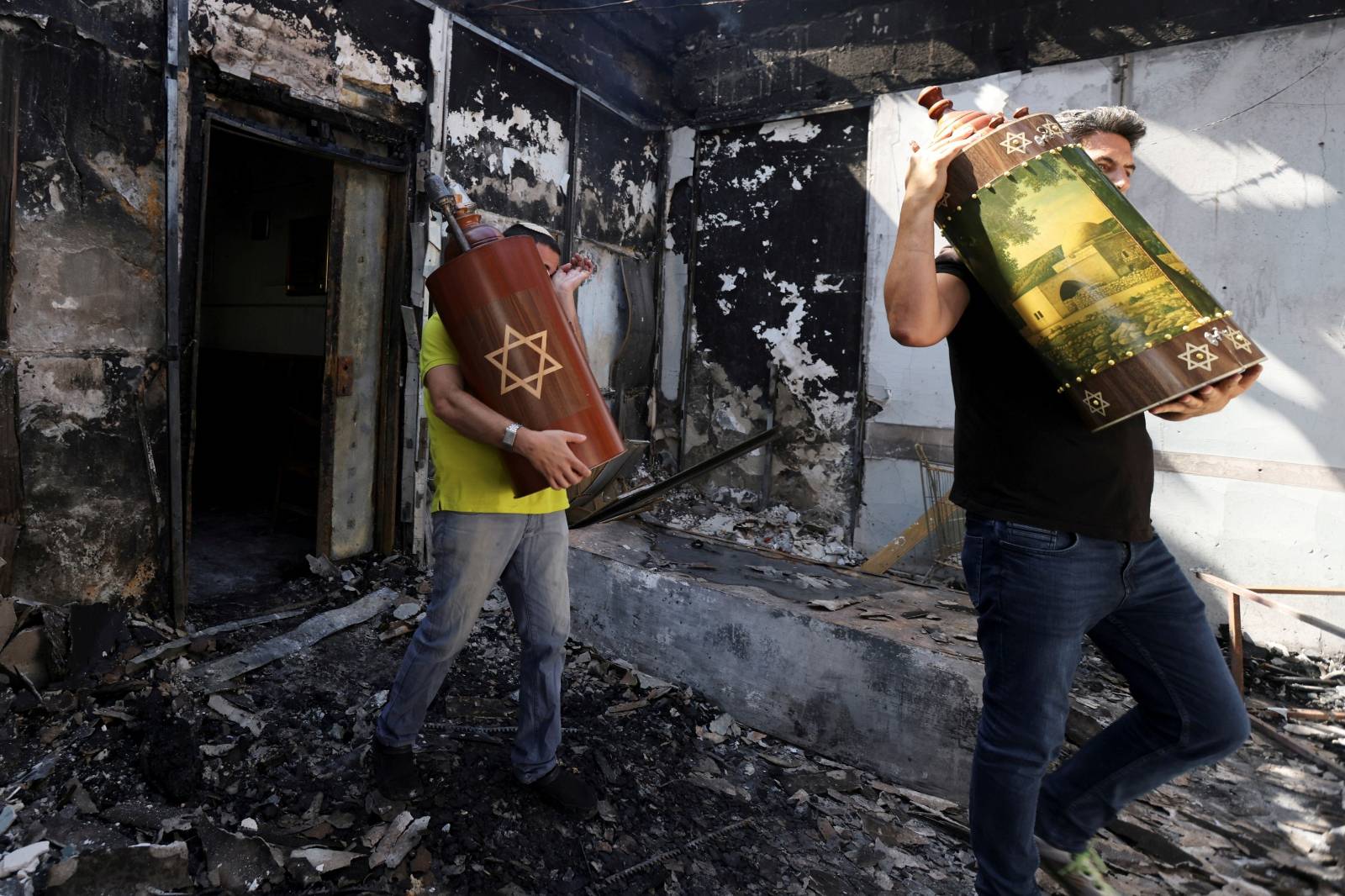 Israeli-Palestinian violence flares up