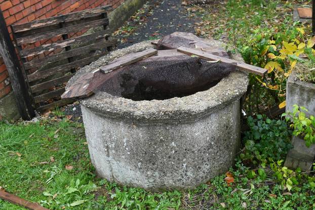 Lonjica: Muškarac (45) bacio susjedu (67) u bunar