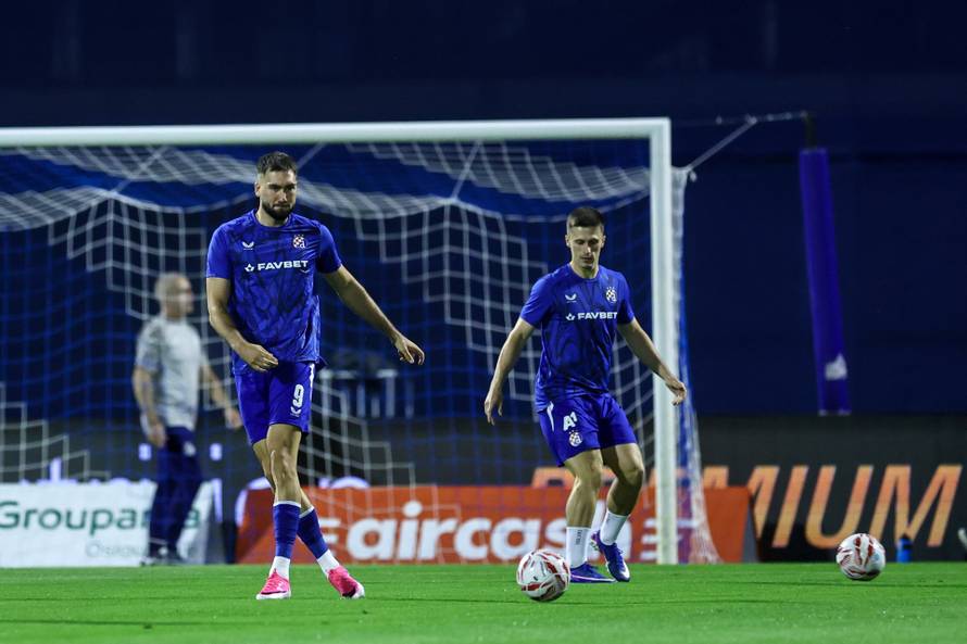 Zagreb: Zagrijavanje pred susret GNK Dinamo i NK Lokomotiva u 8. kolu SuperSport HNL-a