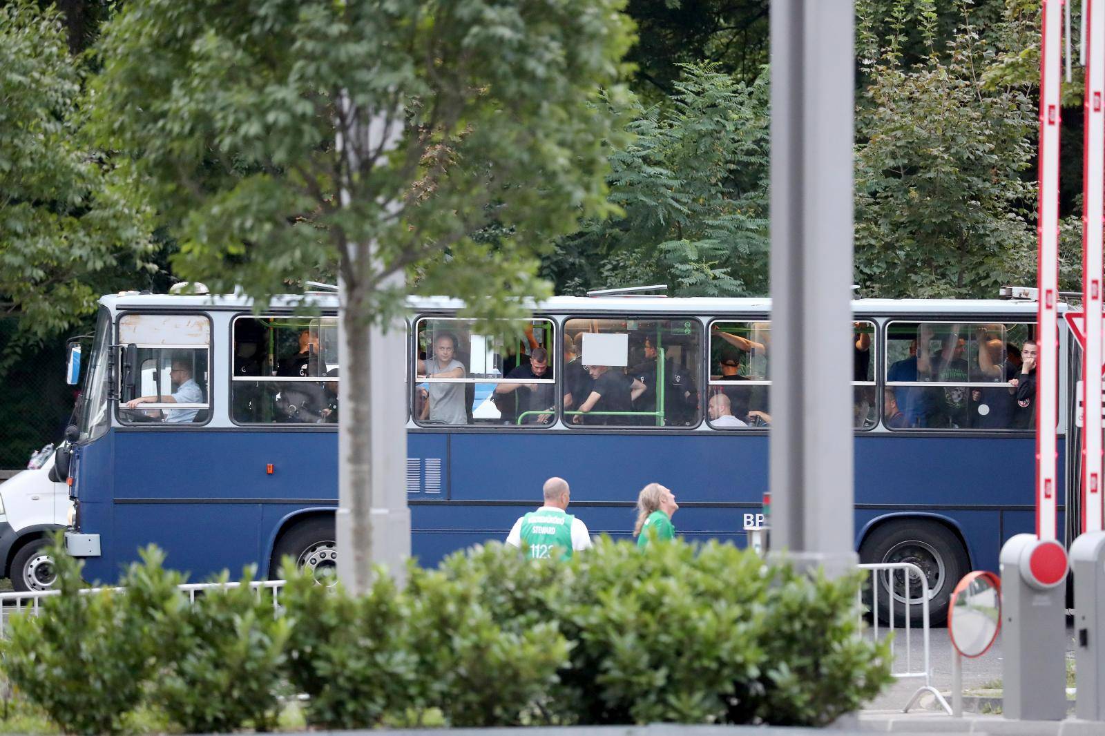 BudimpeÅ¡ta: NavijaÄi Dinama autobusima stigla na Groupama Arenu
