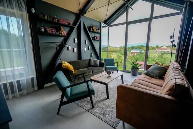 FOTO Wellness oaza u blizini Zagreba: Moderna 'koliba' savršen je spoj luksuza i prirode