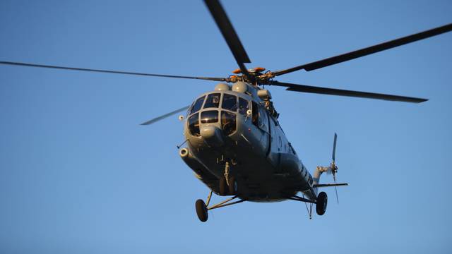 Sudarili se bus i auto na Braču: Helikopter prevezao ozlijeđene