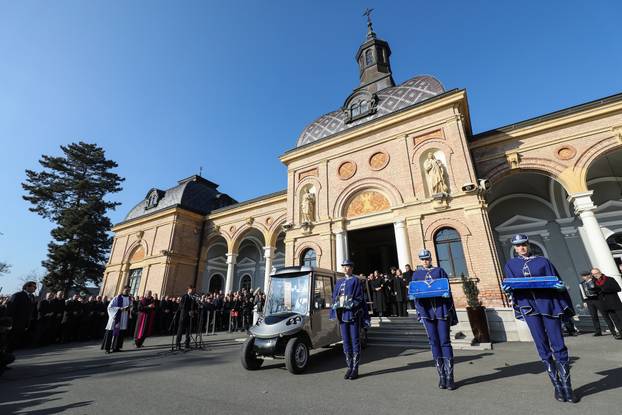 Zagreb: Sprovod Miroslava Ćire Blaževića u Aleji velikana na Mirogoju