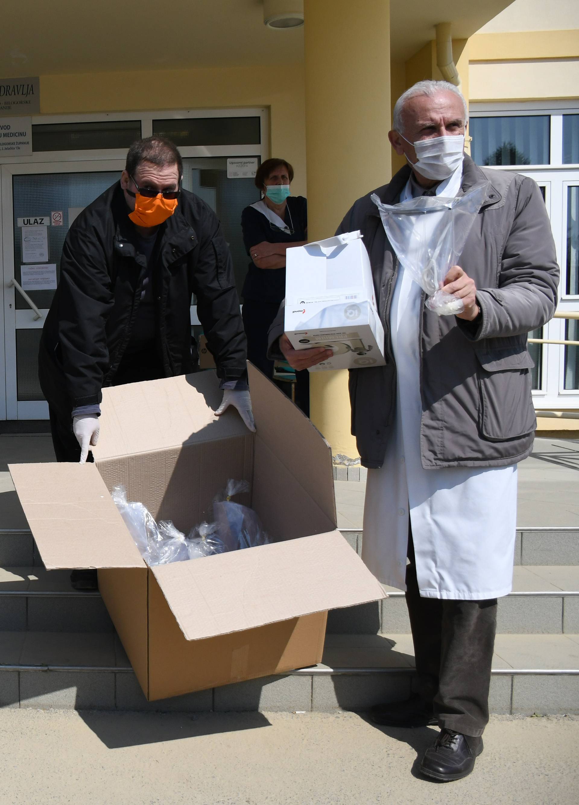 Bjelovar: Zaštitni viziri predani djelatnicima Doma zdravlja