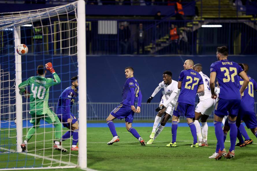 Zagreb: Na kraju prvog poluvremena Ike Ugbo izjednačio s Dinamom