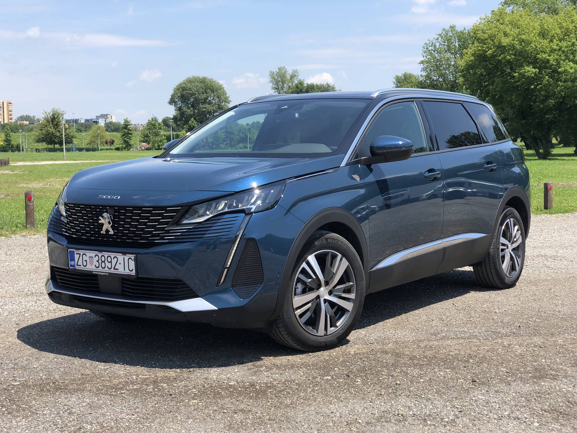 Peugeot 5008, atraktivan i dobar SUV idealan za putovanja