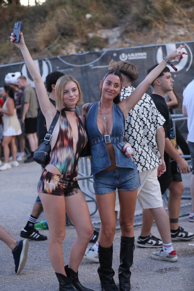 Split: Dolazak posjetitelja na stadion Park Mladeži na kojem započinje Ultra 2025