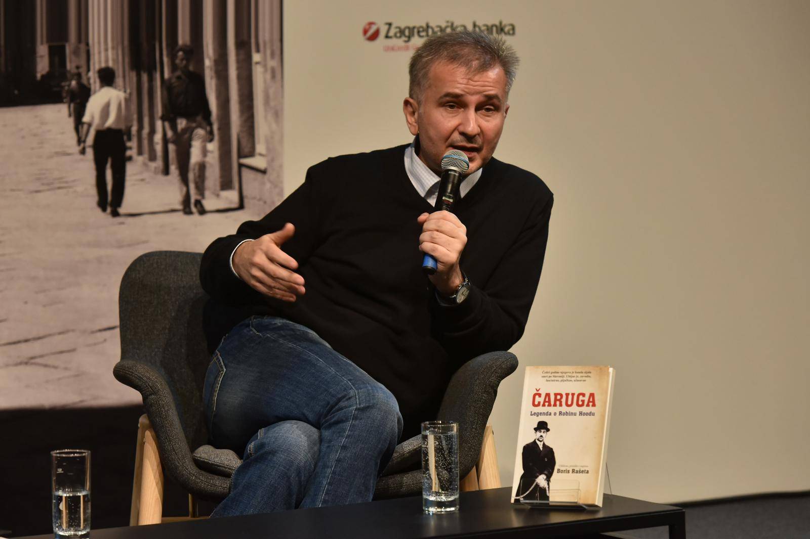 Boris Rašeta u Puli predstavio svoju knjigu Čaruga
