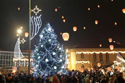 Šibenčani na prvi dan Nove godine puštali lampione dobrih želja s Poljane
