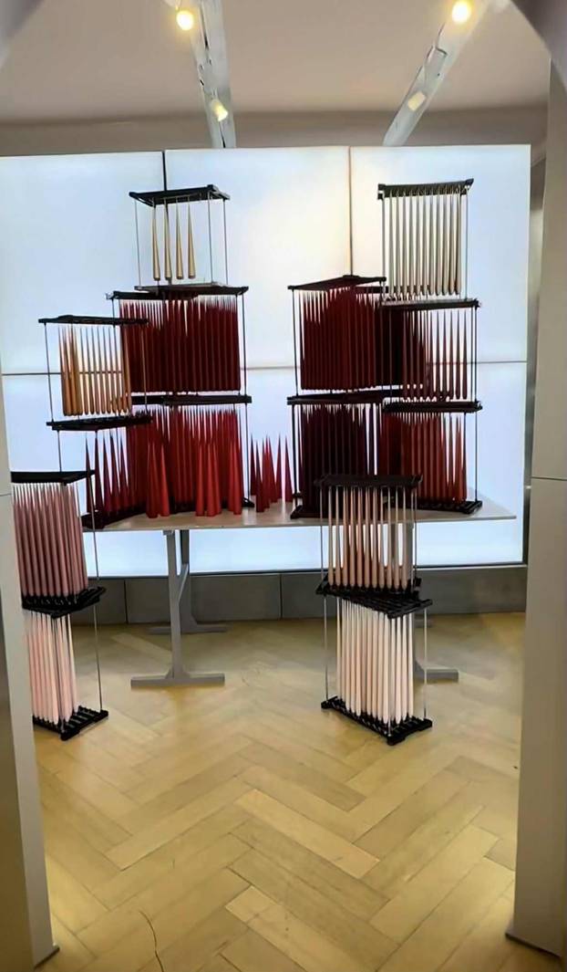 FOTO Šekoranjina blagdanska čarolija: Tihi dekor u izlozima i hotelima je pravi spektakl