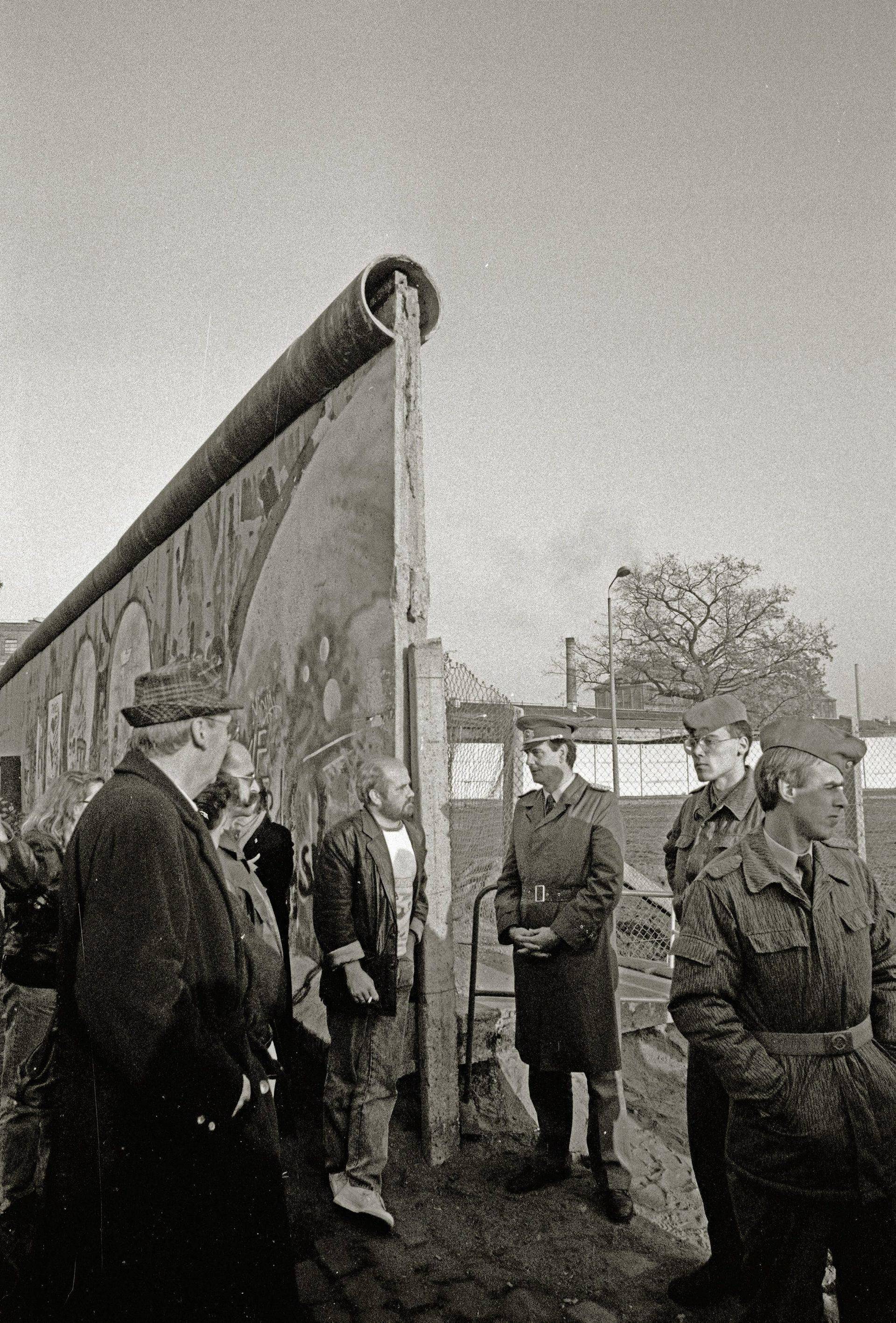 Archive photo - 30th anniversary of the fall of the Berlin Wall - stock photo