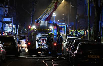 Izbio požar u stambenom bloku u Londonu, na terenu više od 120 vatrogasca: 'Ne prilazite...'