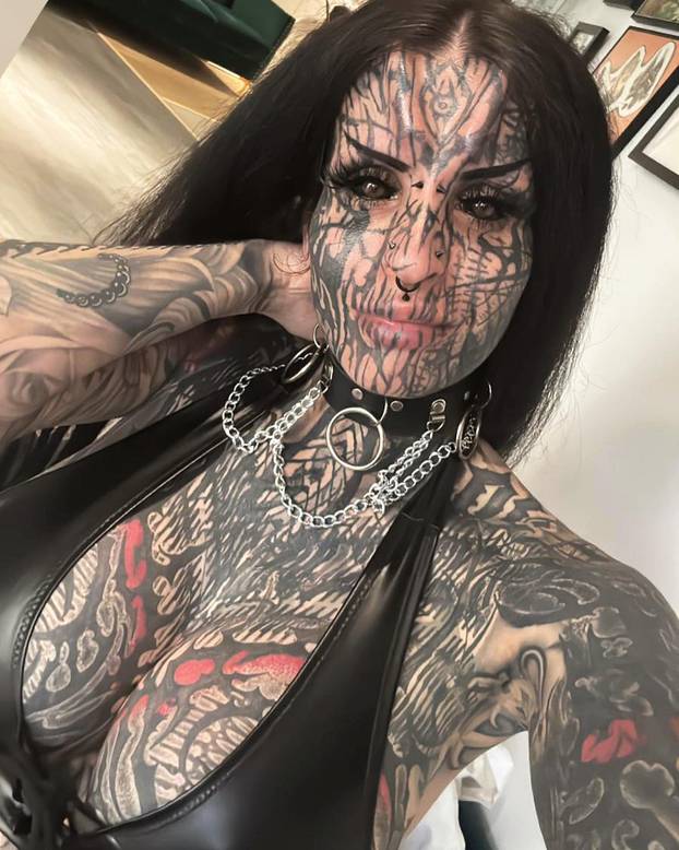 FOTO Uznemirujuće! Uklonila je čak i vrh nosa, a evo kako je izgledala: Šteta, ljepotica si bila