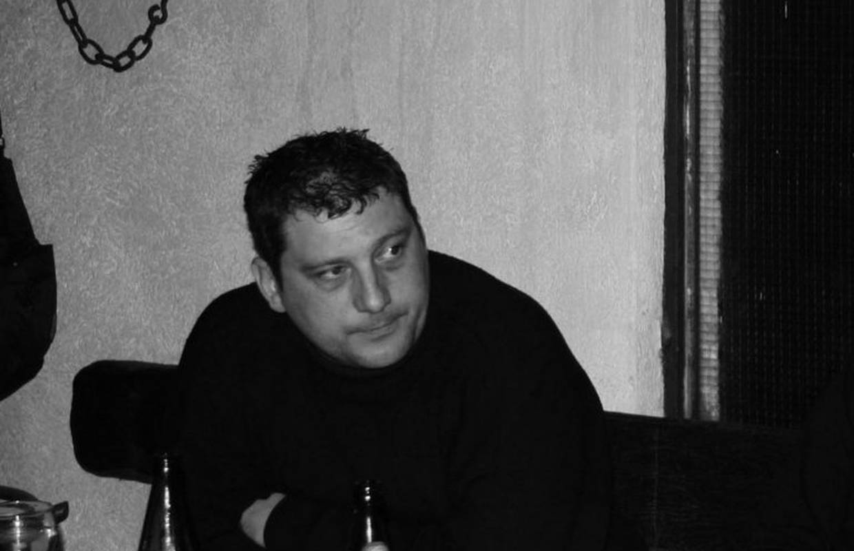Preminuo radijski voditelj i prvi glas Novog radija, Dean Šokota