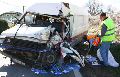 N. Marof: Sudar kamiona i kombija, petero ozlijeđenih