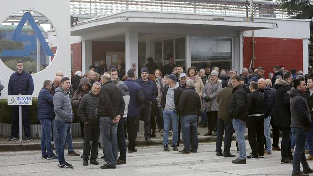 Dali otkaze i preostalih 362 radnika Aluminija iz Mostara