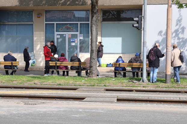 FOTO Veliki petak u pučkim kuhinjama: 'Na Svetom Duhu imamo spremnih 750 obroka'