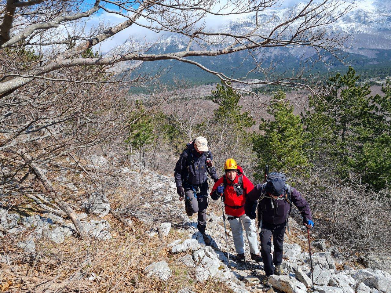 storyeditor/2024-04-02/Bojin_kuk_pocetk_ture_Mladen_prvi_ti_drugi_Zeljko_zadnji__lijepa_panorama.jpg