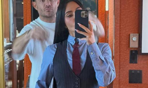 FOTO Kakva kombinacija, Kim! Poslovno sprijeda, a od iza - tanga koja viri. Pogledajte je!