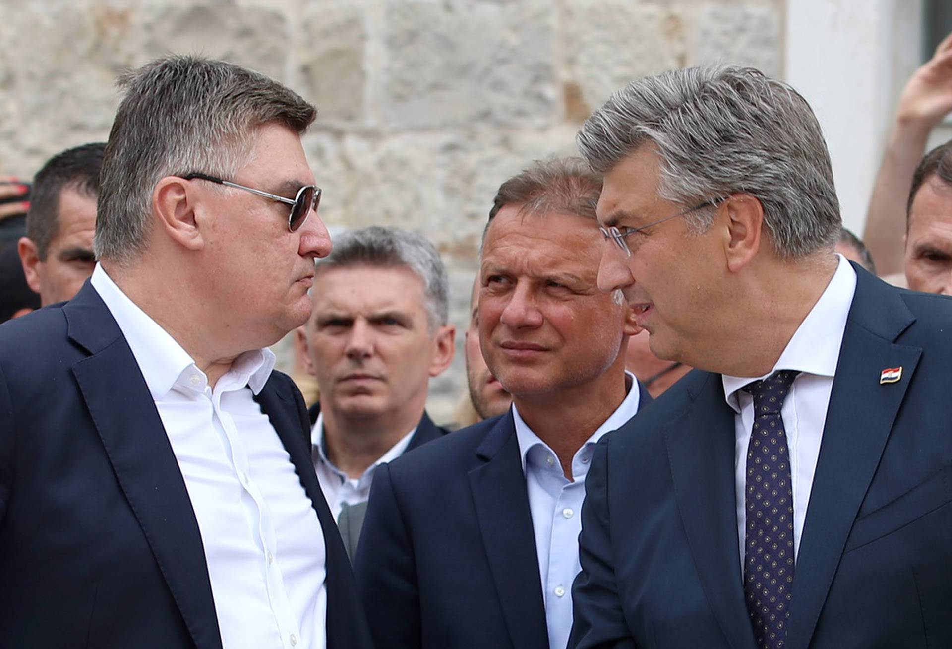 Zoran Milanović i Andrej Plenković srdačno se rukovali na 208. SInjskoj alci