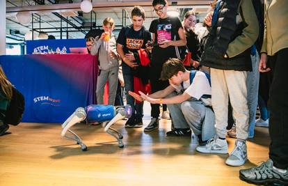 Ovo je prava škola budućnosti! Učenici iz cijele Hrvatske družili se s robotima i učili o AI