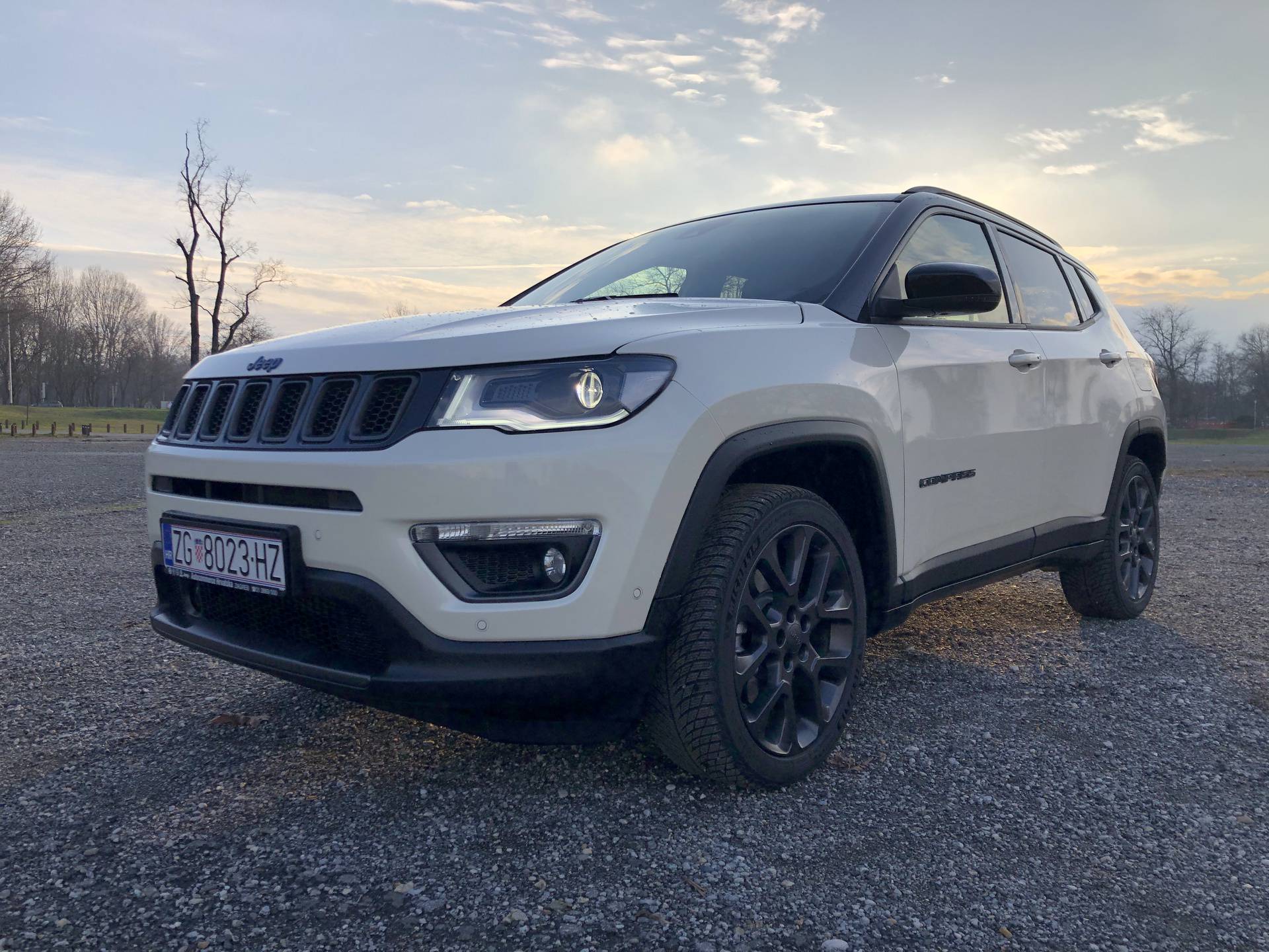 Testirali smo Compass: Prvi  je to Jeep koji može voziti na struju