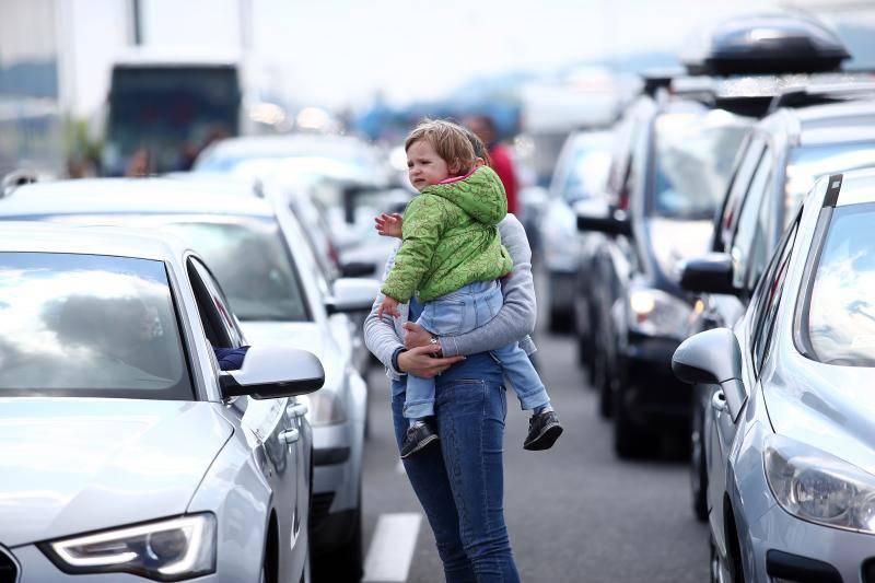 Opet kaos na Bregani: Putnici na granici čekaju i do pet sati!