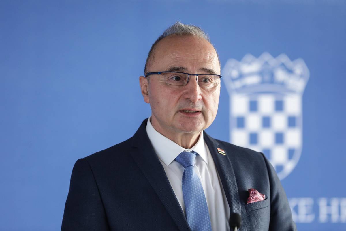 VIDEO Grlić Radman postao hit na mrežama: Mučio se s izgovaranjem riječi trodiobna