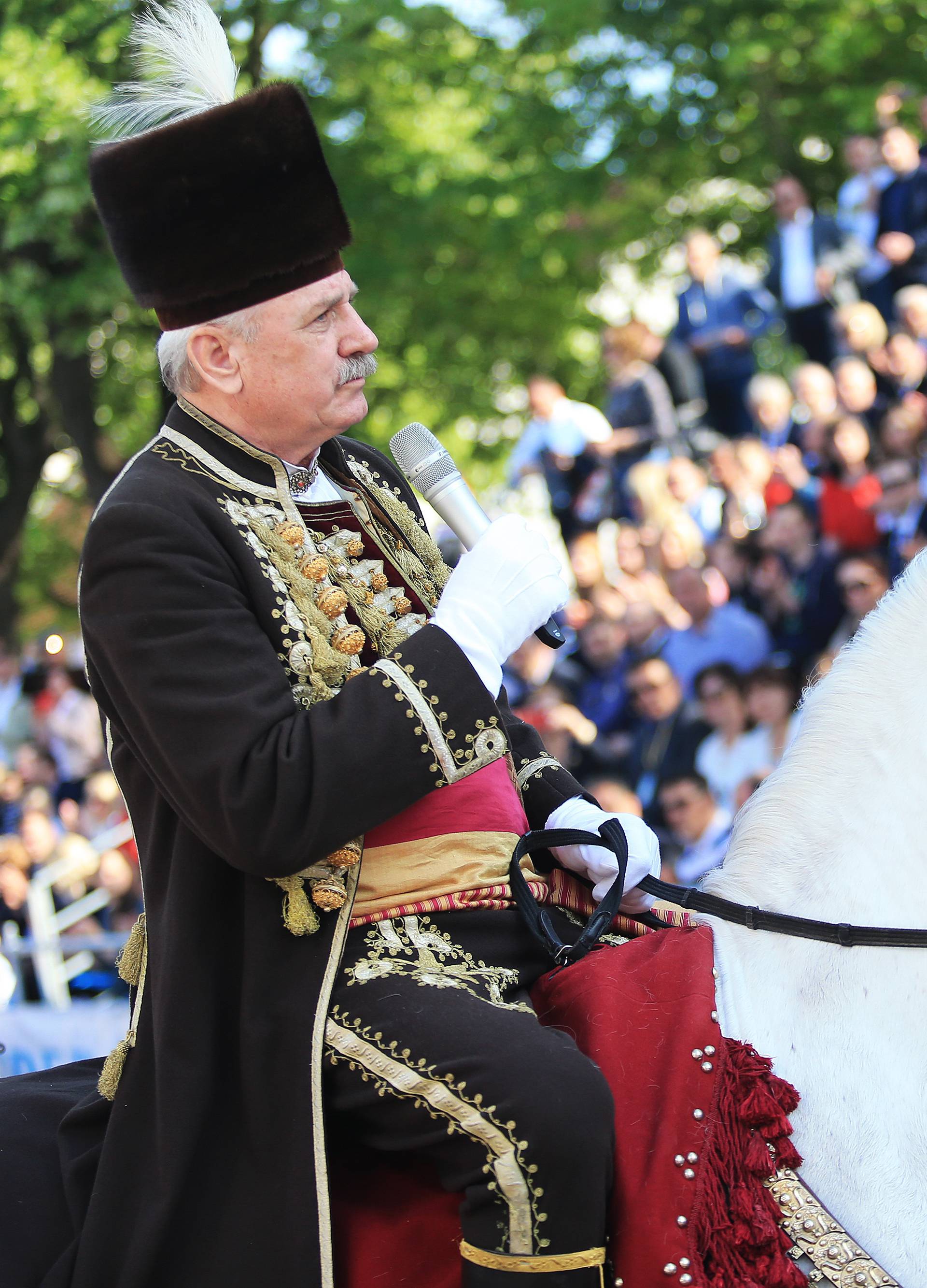 Došli smo se pokloniti sjenama  hrvatskih branitelja Vukovara