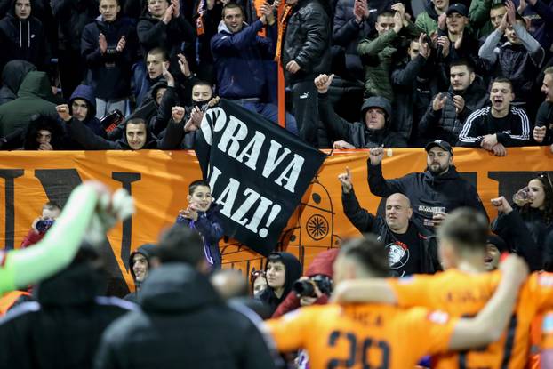 Šibenik razbio Osijek i stigao Gorici na bod zaostatka, igrači proslavili s navijačima