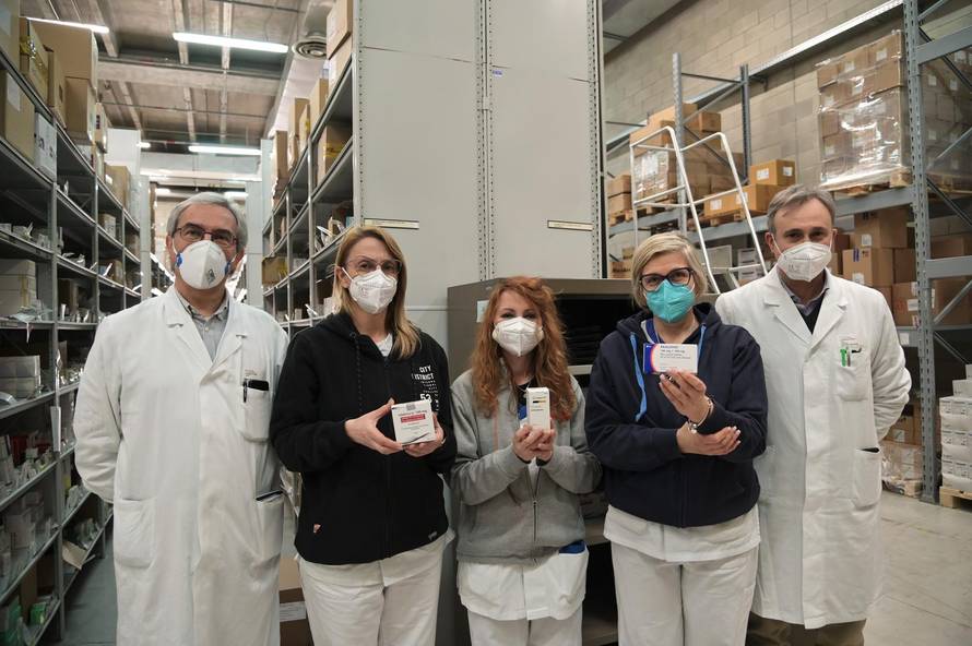 Paxlovid Pfizer oralni antivirusni antikovid u tabletama