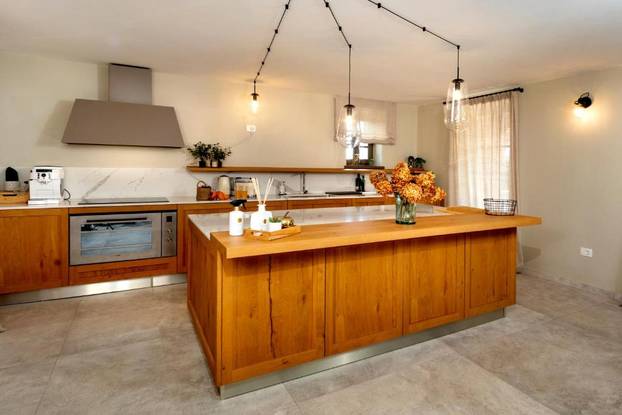 FOTO Kao da ste u Toskani: Ova predivna vila spaja talijanski dizajn i istarski šarm