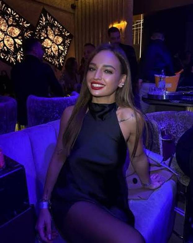 FOTO Kaja Casar iz 'Gospodina Savršenog' skinula se u mini bikini i pokazala zavidnu figuru
