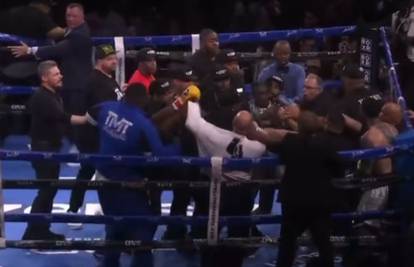 VIDEO Mayweather stao u ring protiv unuka mafijaša, a zatim je došlo do neviđenog kaosa