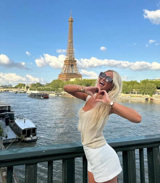 FOTO Otkrili ring djevojke za boksački spektakl. Jedna ima diplomu, druga se već skinula