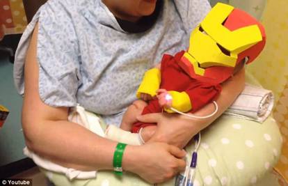 Napravio kostim za bolesnog sina: 'Sad je jak kao Iron Man'
