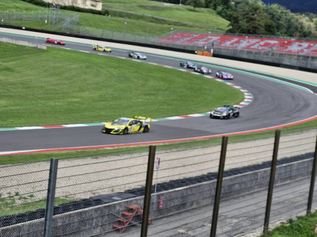 FOTO 24sata na utrci u Italiji. Pogledajte spektakl s hrvatskim vozačem za volanom Huracana