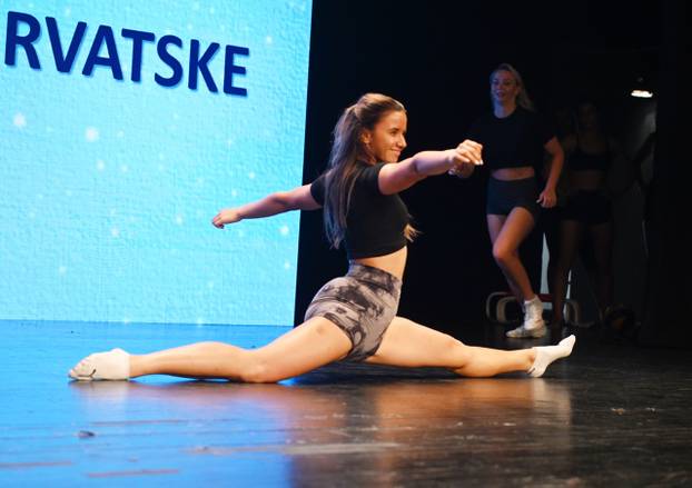 FOTO Špaga, skok, kolut! Evo kako se zagrijavaju djevojke u finalu izbora za Miss sporta