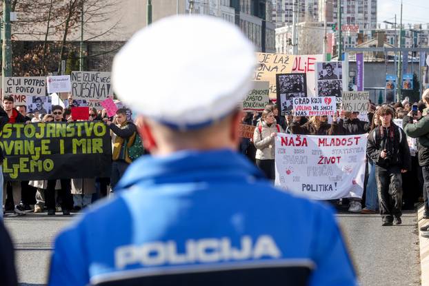 Prosvjedi u Sarajevu se nastavljaju, traži se pravda za poginulog mladića i ozlijeđene u tramvajskoj nesreći