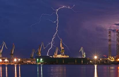 DORH vari po Uljaniku, kupci otkazuju naručene brodove...