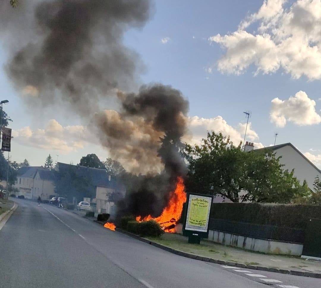 Five dead after aircraft collide over Loches